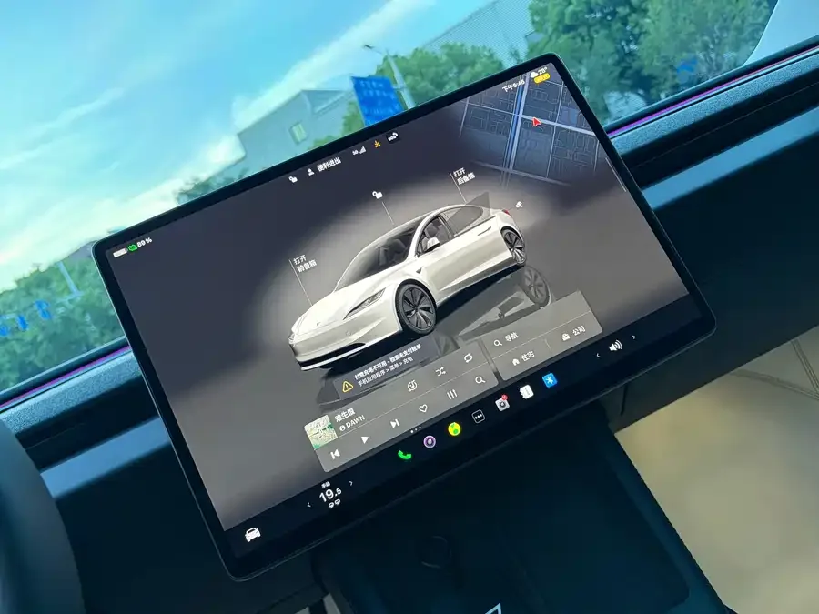 Tesla Model 3 Model 3 2023 rear-wheel drive version 2024 — миниатюра 4