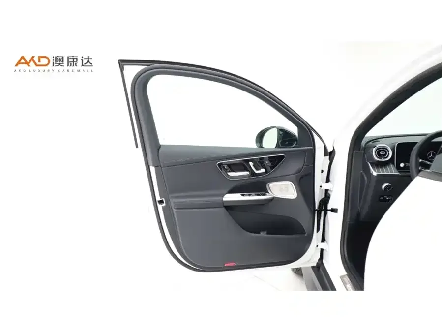 Mercedes-Benz GLC Coupe Mercedes-Benz GLC Coupe 2024 GLC 300 4MATIC Coupe SUV 2024 — миниатюра 3
