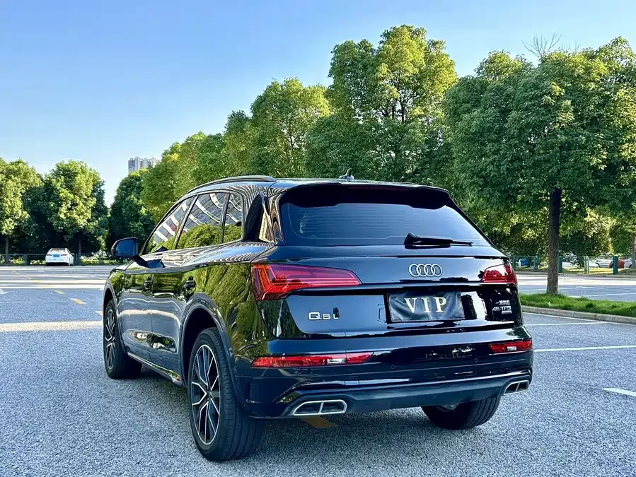 Audi Q5L 2024 45 TFSI Luxury Dynamic Edition 2024 — миниатюра 3