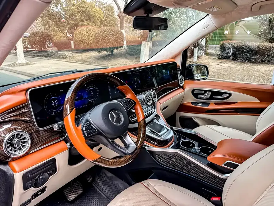 Mercedes-Benz Vito Vito 2023 2.0T Business Edition 7 Seaters 2023 — миниатюра 2