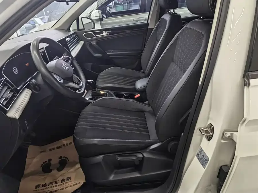 Volkswagen Tiguan L Tiguan L 2022 330TSI Automatic 2WD Comfort Edition 2022 — миниатюра 5