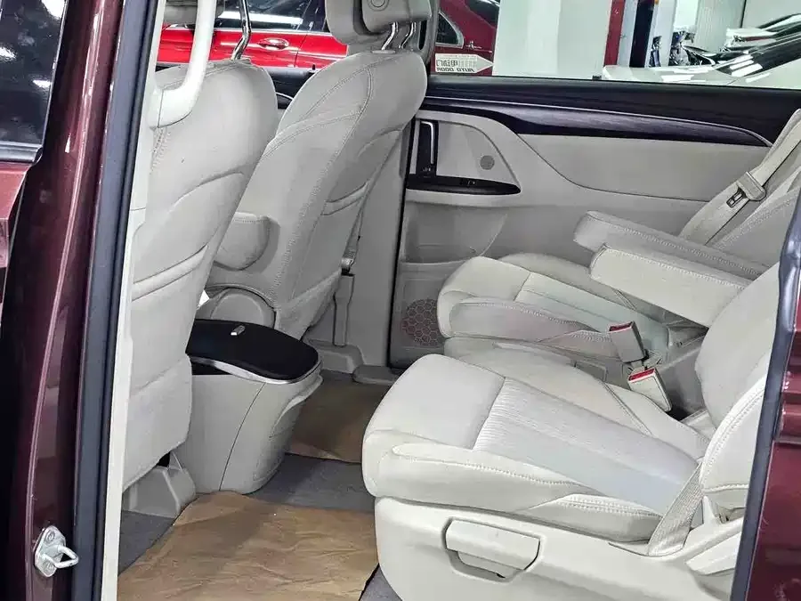 Buick GL8 2022 ES Lu Zun 653T Comfort Edition 2023 — миниатюра 3