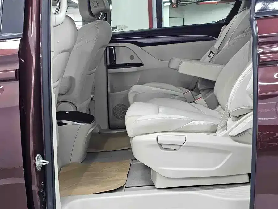Buick GL8 2022 ES Lu Zun 653T Comfort Edition 2023 — миниатюра 5