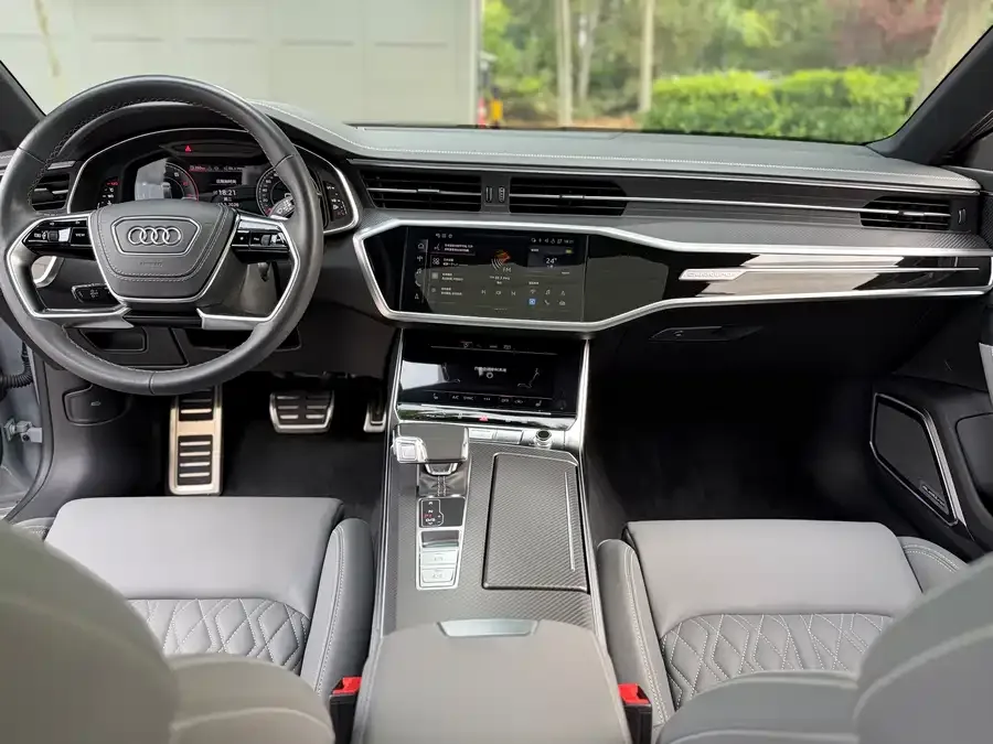 Audi A7L 2024 55 TFSI quattro RS package racing version 2024 — миниатюра 4