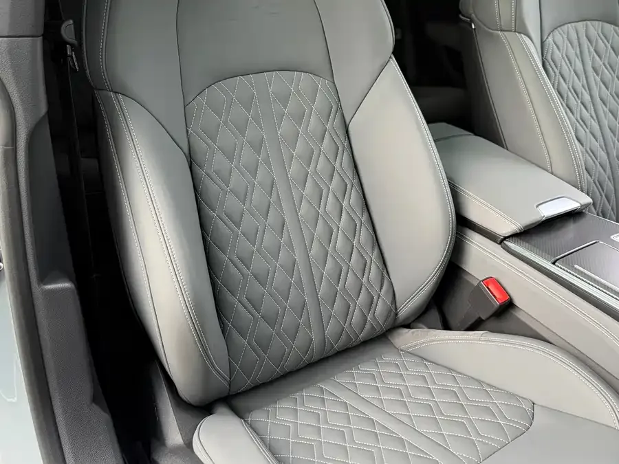 Audi A7L 2024 55 TFSI quattro RS package racing version 2024 — миниатюра 5