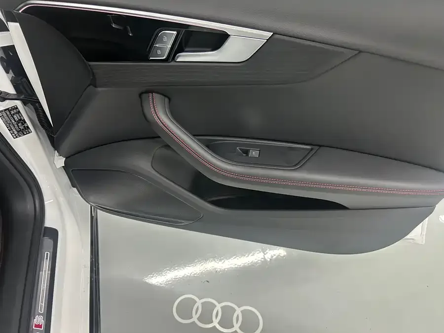 Audi a4 l 2025 2 million units Enjoyable Edition 40 TFSI Fashion Dynamic Edition 2025 — миниатюра 5