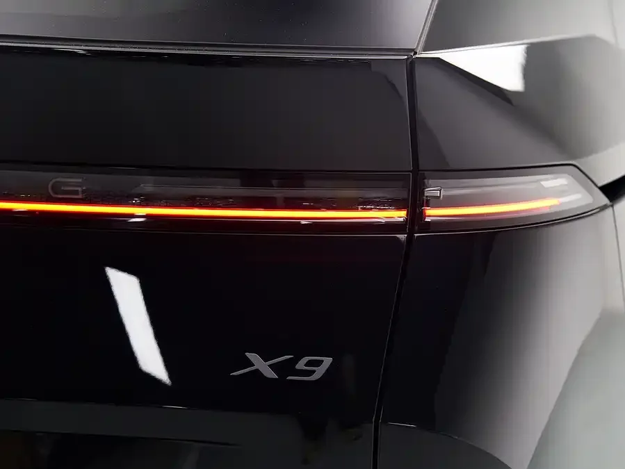 XPeng XPeng X9 XPeng X9 2025 model, pure electric, 740km ultra-long range (Max). 2025 — миниатюра 3