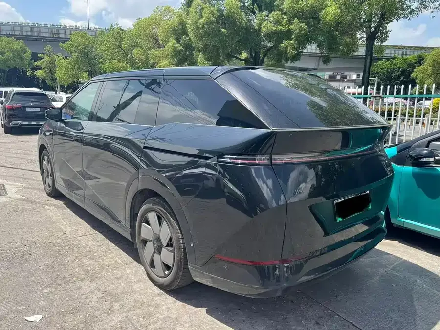 XPeng XPeng X9 XPeng X9 2025 Pure Electric 650km Long Range Max 2025 — миниатюра 3