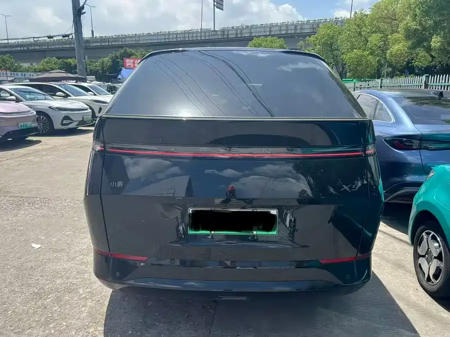 XPeng XPeng X9 XPeng X9 2025 Pure Electric 650km Long Range Max 2025 — миниатюра 5