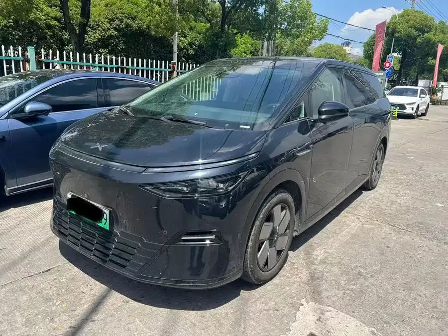 XPeng XPeng X9 2025