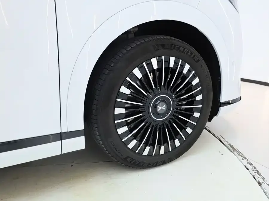 XPeng XPeng X9 XPeng X9 2025 model, pure electric, 740km ultra-long range (Max). 2025 — миниатюра 3