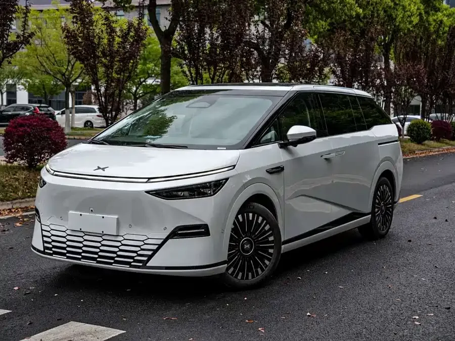 XPeng XPeng X9 2025