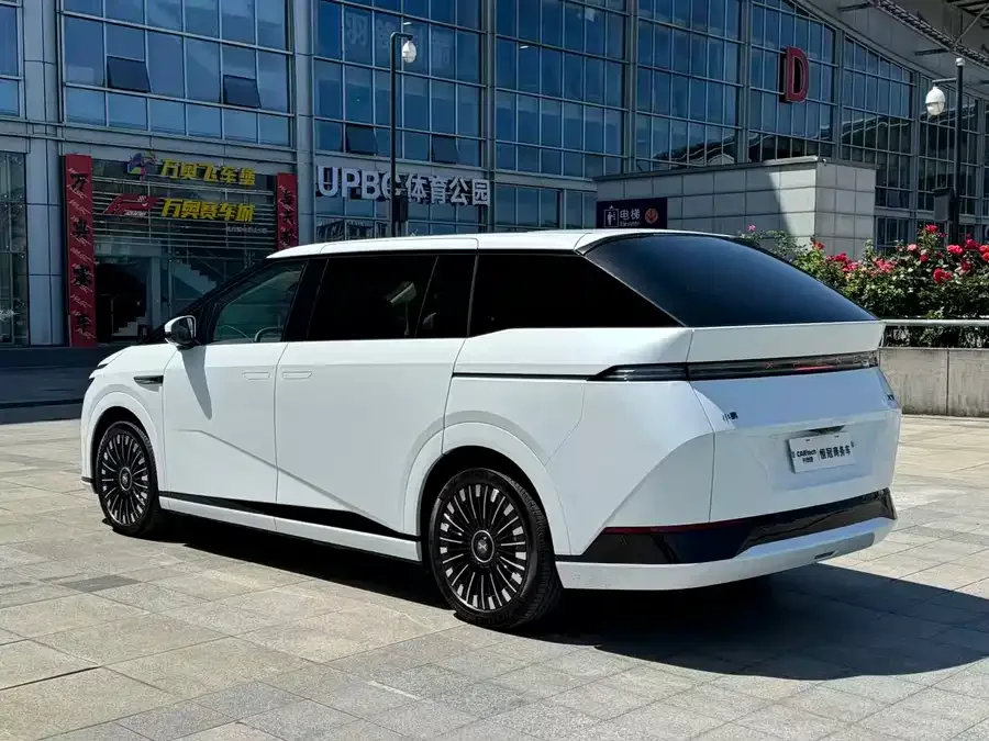 XPeng XPeng X9 XPeng X9 2025 model, pure electric, 740km ultra-long range (Max). 2025 — миниатюра 5