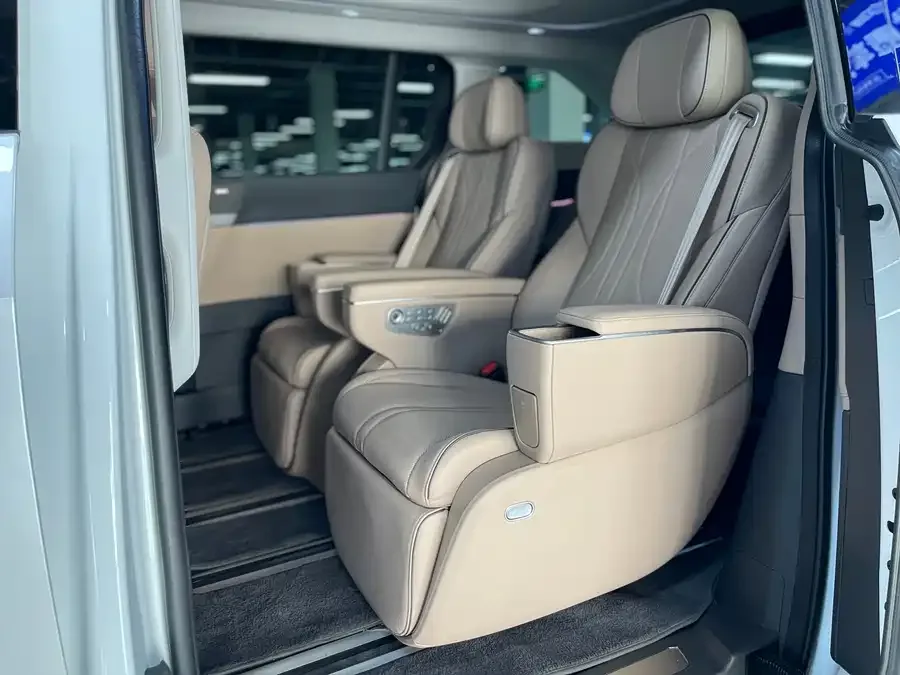 XPeng XPeng X9 XPeng X9 2025 model, pure electric, 740km ultra-long range (Max). 2025 — миниатюра 3