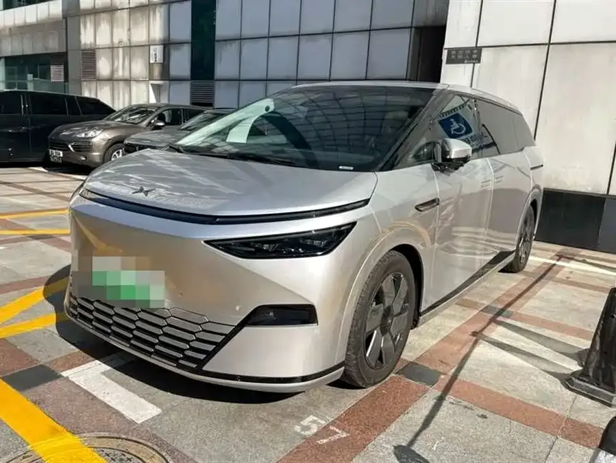 XPeng XPeng X9 2025