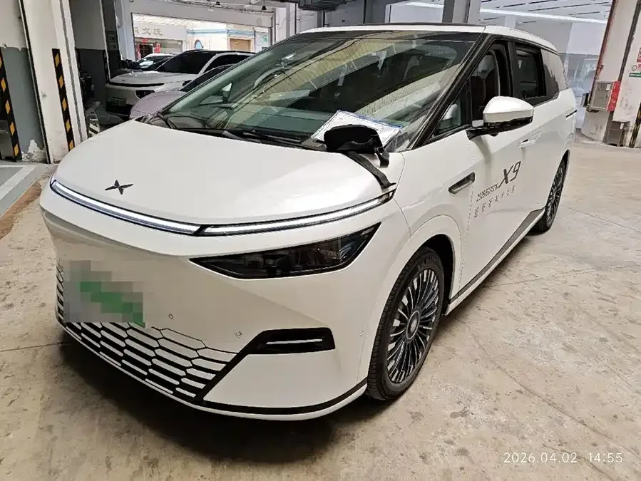 XPeng XPeng X9 2025