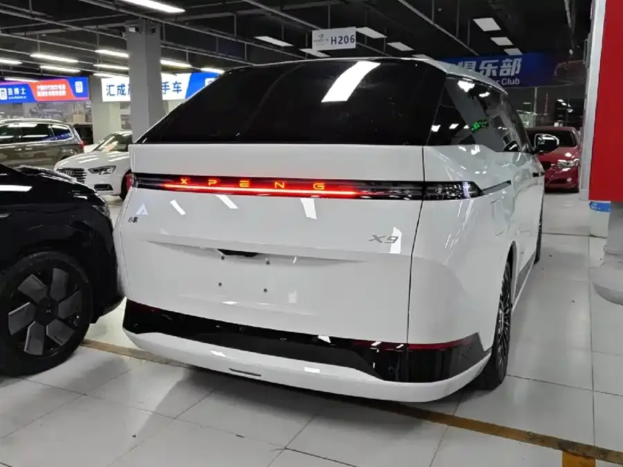 XPeng XPeng X9 XPeng X9 2025 model, pure electric, 740km ultra-long range (Max). 2025 — миниатюра 4