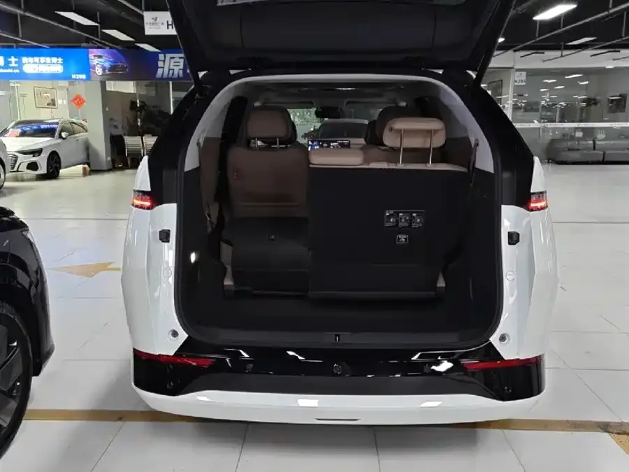 XPeng XPeng X9 XPeng X9 2025 model, pure electric, 740km ultra-long range (Max). 2025 — миниатюра 5