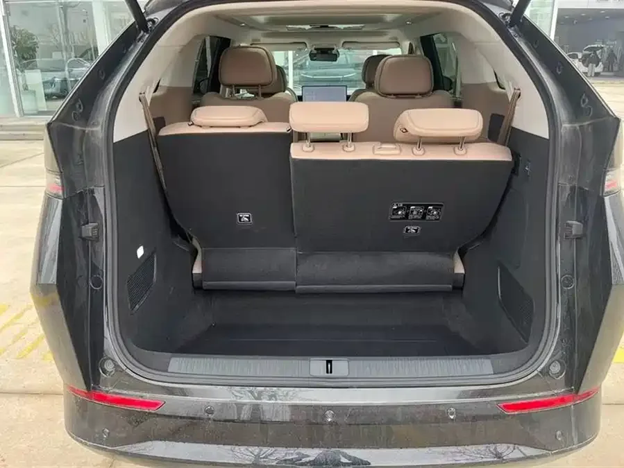 XPeng XPeng X9 XPeng X9 2025 model, pure electric, 740km ultra-long range (Max). 2025 — миниатюра 3