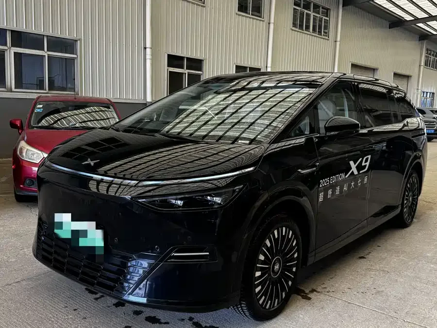 XPeng XPeng X9 2025