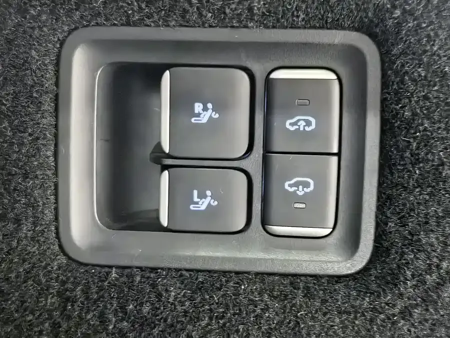 XPeng XPeng X9 Xpeng X9 2024 640 four-wheel drive high-performance Max 2024 — миниатюра 4