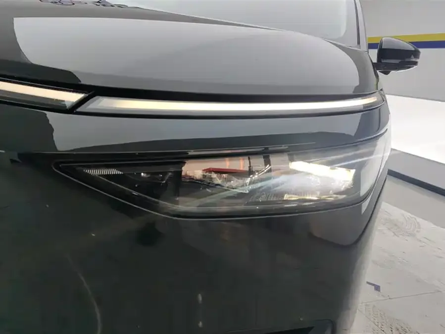 XPeng XPeng X9 XPeng X9 2025 model, pure electric, 740km ultra-long range (Max). 2025 — миниатюра 2
