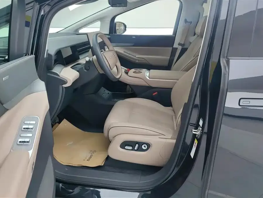 XPeng XPeng X9 XPeng X9 2025 model, pure electric, 740km ultra-long range (Max). 2025 — миниатюра 3