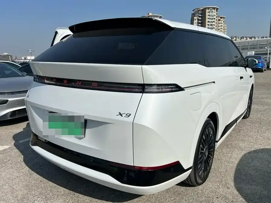 XPeng XPeng X9 XPeng X9 2025 Pure Electric 650km Long Range Max 2025 — миниатюра 4