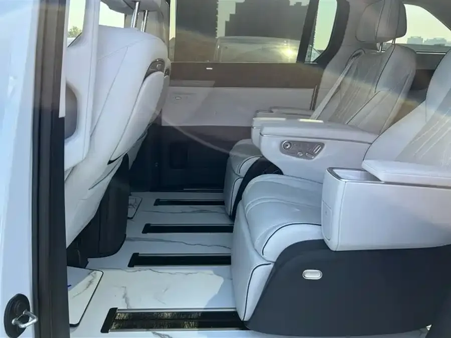 XPeng XPeng X9 XPeng X9 2025 Pure Electric 650km Long Range Max 2025 — миниатюра 5