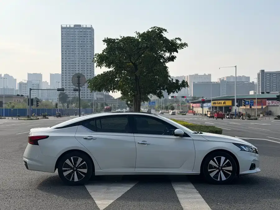Nissan Altima Teana 2021 2.0L XL Comfort Edition 2022 — миниатюра 4