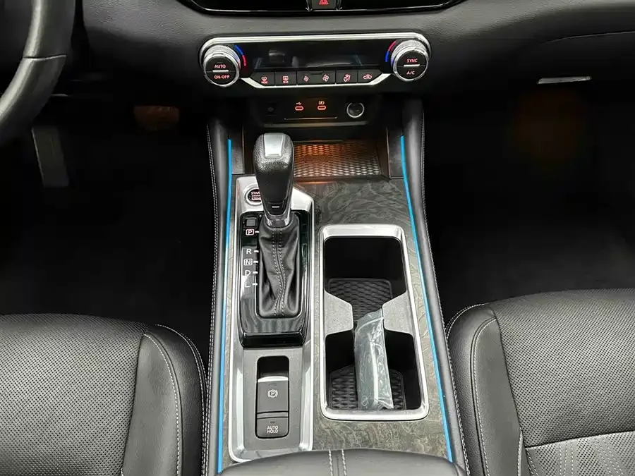 Nissan Altima Teana 2022 2.0L XL-Upr Premium Edition 2022 — миниатюра 2