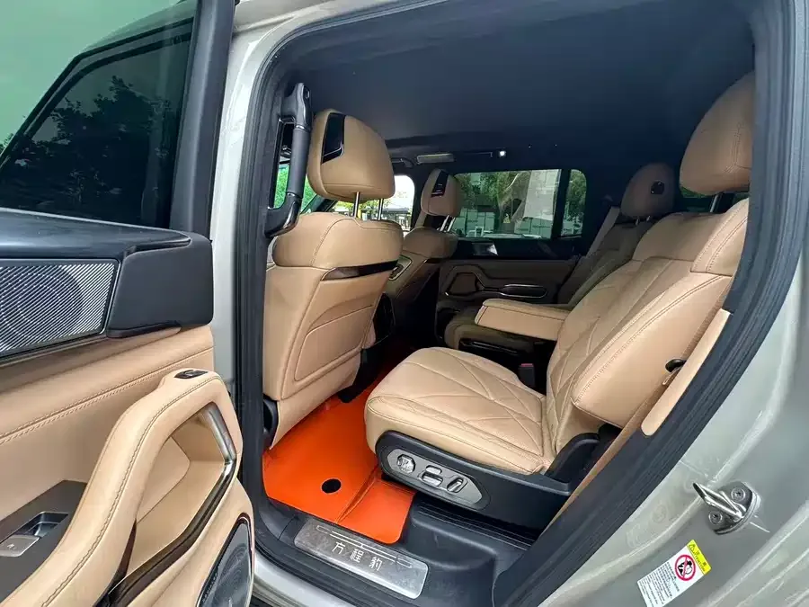 BYD Leopard Leopard 8 Leopard 8 2025 Intelligent and Brave Flagship Edition 6 Seaters 2024 — миниатюра 3