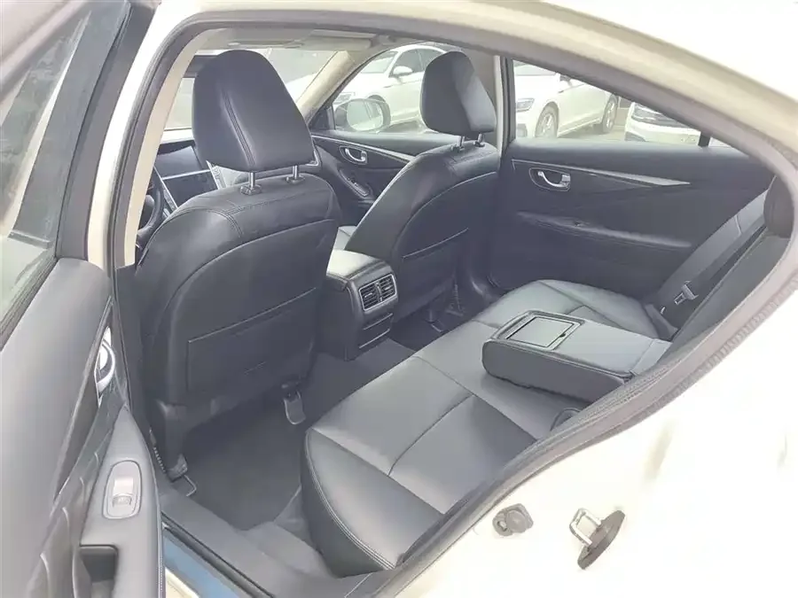 Infiniti Q50L 2022 2.0T Comfort Edition 2023 — миниатюра 2