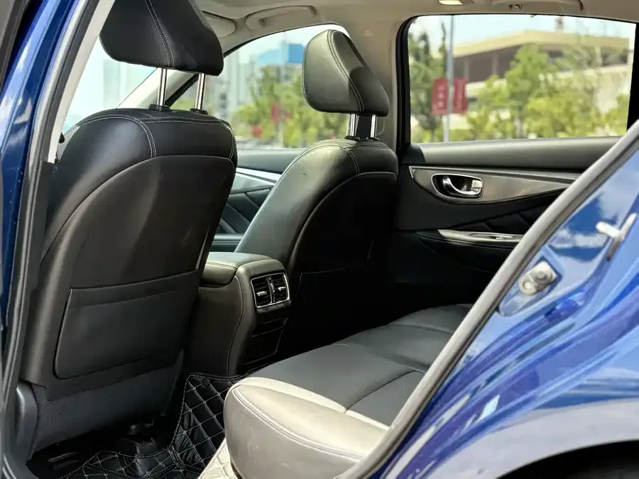 Infiniti Q50L 2022 2.0T Enjoy Edition 2023 — миниатюра 2