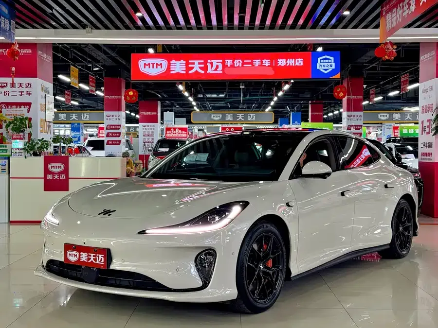 Zhiji L6 2025