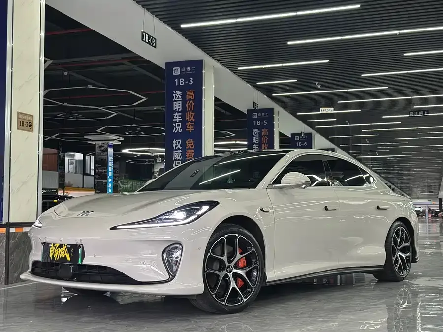 Zhiji L6 2025