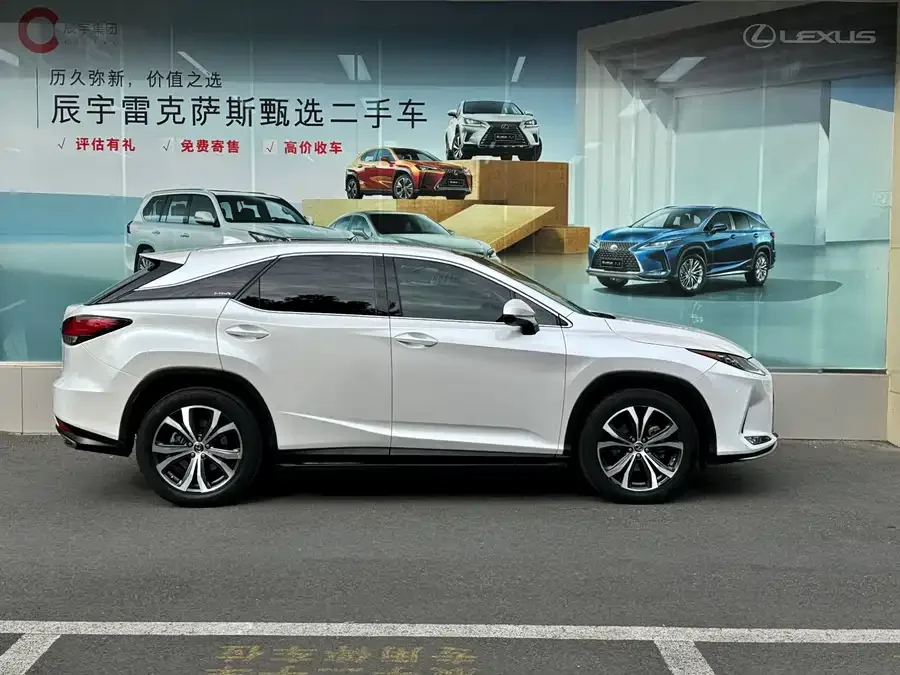 Lexus RX 2020 facelift 300 four-wheel drive elegant version 2022 — миниатюра 2