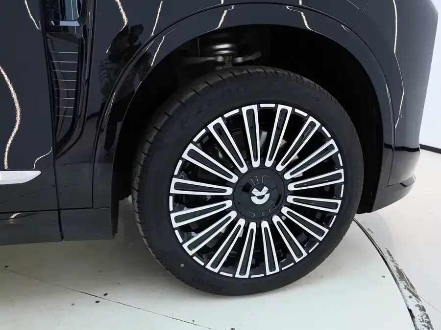NIO ES8 NIO ES8 2026 Six-seat Executive Luxury Edition 2026 — миниатюра 2