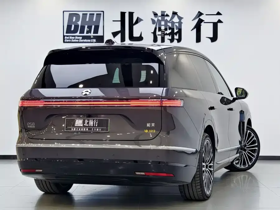 NIO ES8 NIO ES8 2026 Six-Seat Executive Signature Edition 2026 — миниатюра 2