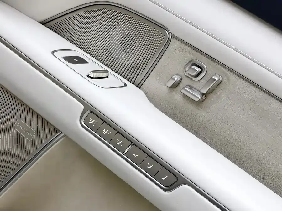 NIO ES8 NIO ES8 2026 Six-Seat Executive Signature Edition 2026 — миниатюра 3