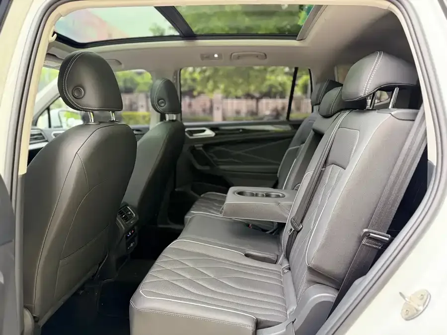 Volkswagen Tiguan L Tiguan L 2024 380TSI Automatic 4WD R-Line Enjoy Edition 7 Seaters 2023 — миниатюра 2