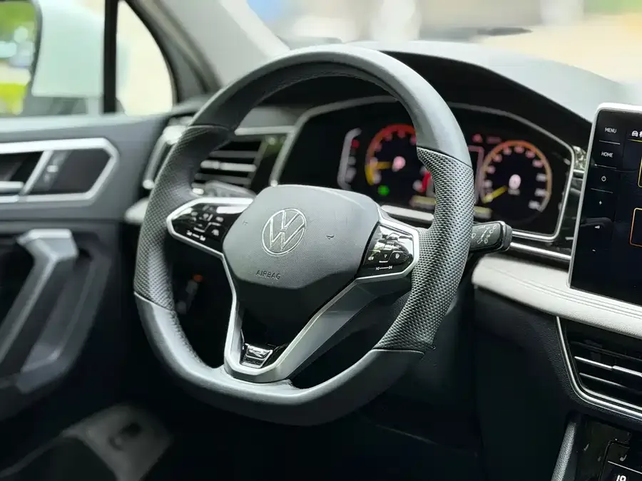 Volkswagen Tiguan L Tiguan L 2024 380TSI Automatic 4WD R-Line Enjoy Edition 7 Seaters 2023 — миниатюра 5