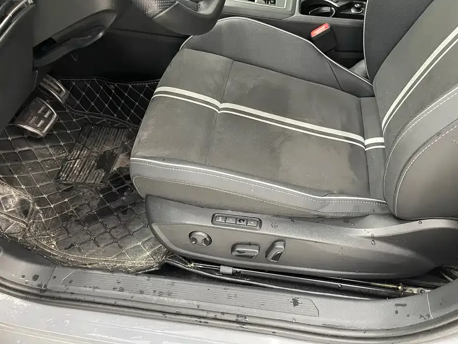 Volkswagen Golf Golf 2023 facelift 280TSI DSG R-Line Lite 2026 — миниатюра 3