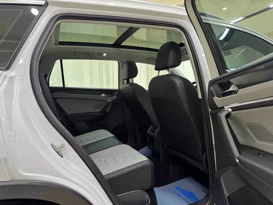 Volkswagen Tayron Tanyue 2023 280TSI 2WD Luxury Plus Advanced Edition 2022 — миниатюра 3