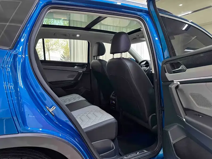 Volkswagen Tayron Tanyue 2023 280TSI 2WD Luxury Plus Advanced Edition 2022 — миниатюра 3