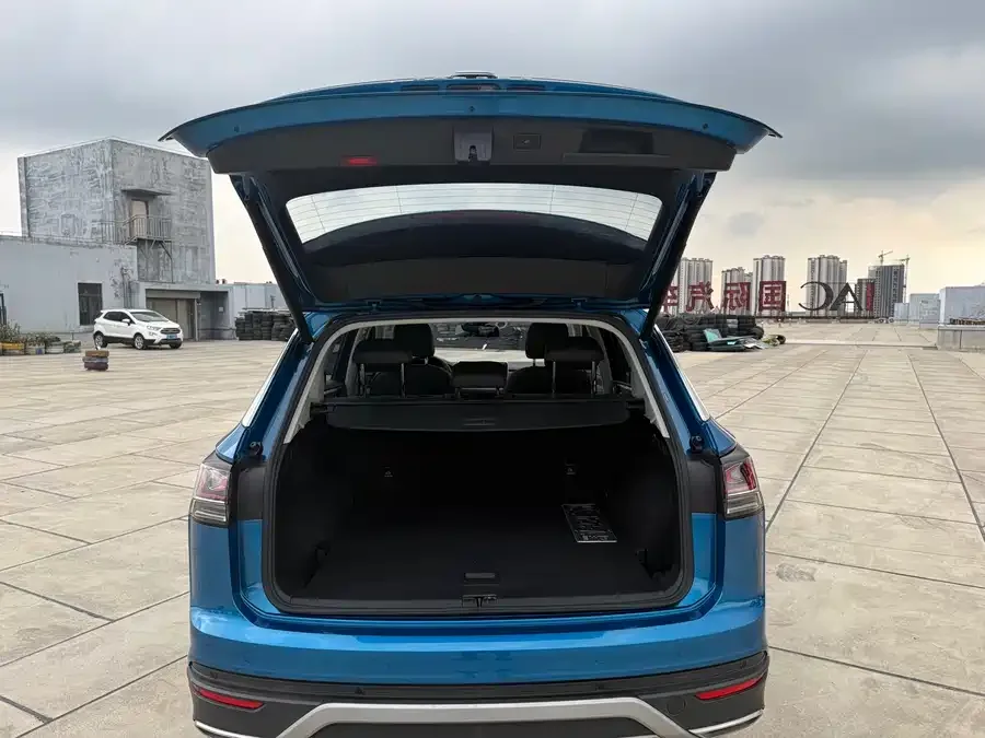 Volkswagen Tayron GTE plug-in hybrid Tanyue GTE plug-in hybrid 2023 280TSI Luxury Plus Advanced Edition 2022 — миниатюра 5