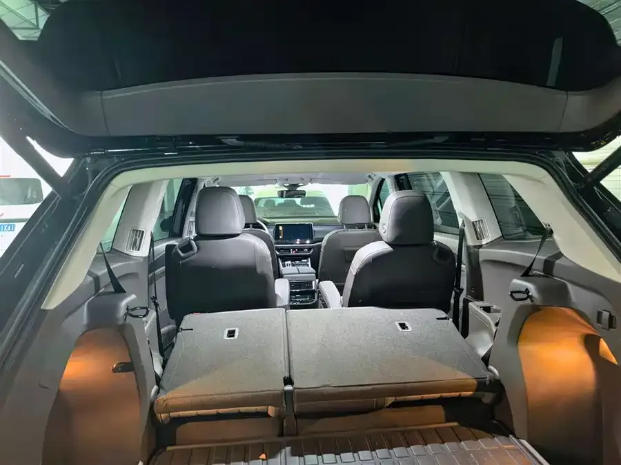 Volkswagen Viloran 2026 Viloran 380TSI Premium Edition 2025 — миниатюра 2