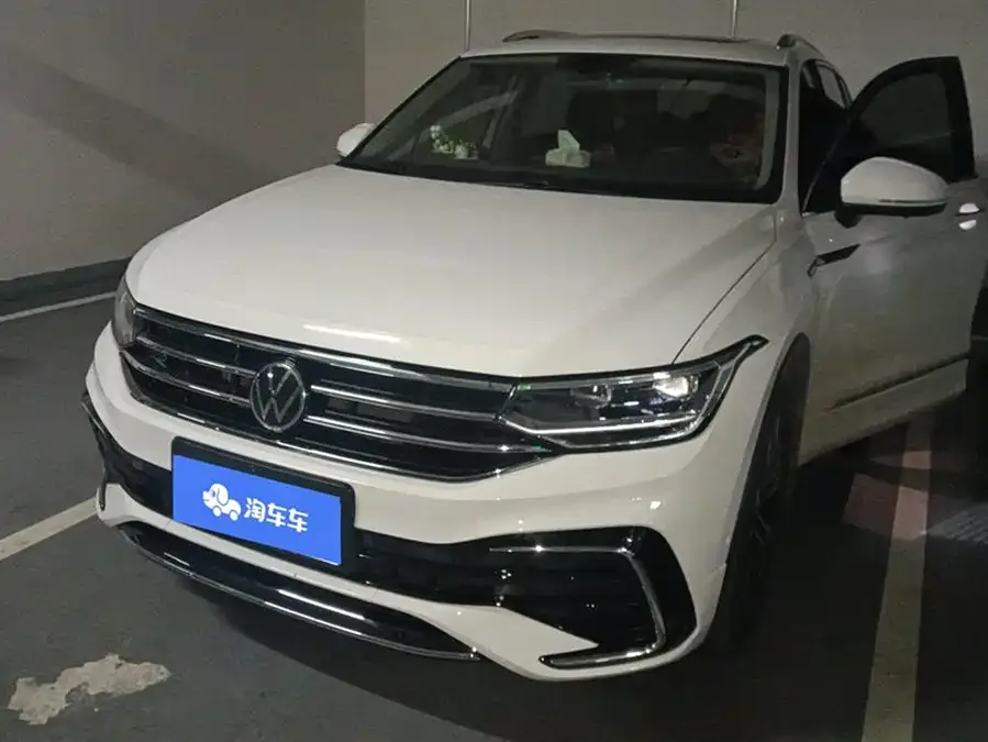 Volkswagen Tiguan L Tiguan L 2022 330TSI Automatic 2WD R-Line Enjoy Edition 2022 — фото 1, купить с доставкой в Москву