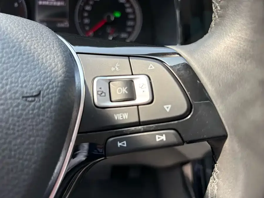 Volkswagen Tayron Tanyue 2022 330TSI 2WD Luxury Smart Edition 2022 — миниатюра 3