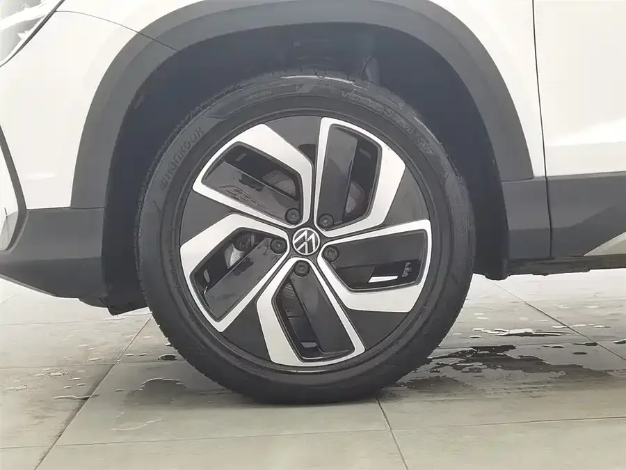 Volkswagen Tiguan (Tharu) Tuyue 2024 300TSI 2WD Full Moon Edition 2024 — миниатюра 5